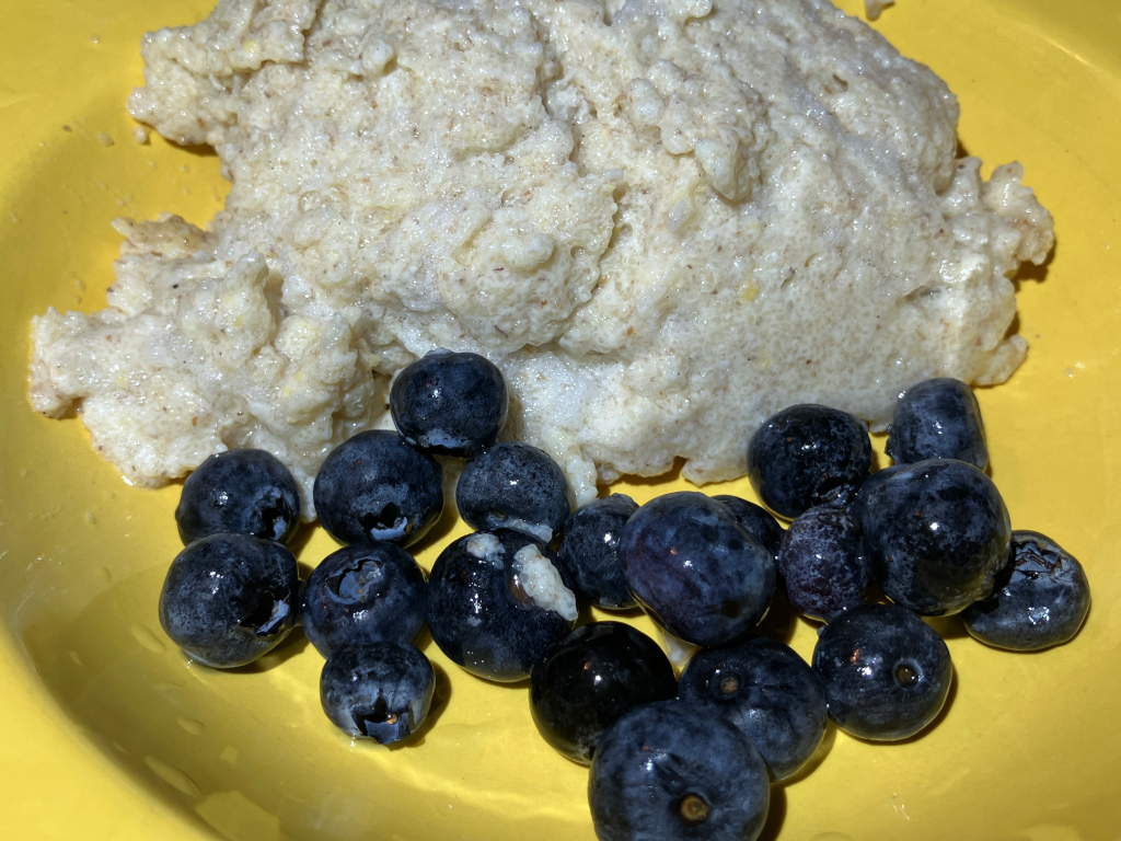 Grießpudding (4): Vollkorngrießpudding mit Kulturheidelbeeren